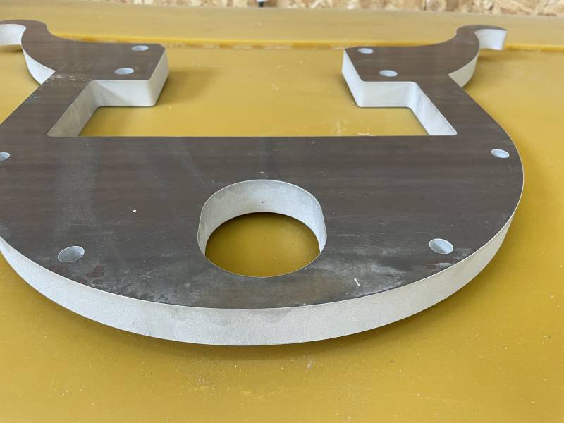 Découpe de pièces en Alu au jet d'eau à Beaumont-le-Roger dans l'Eure