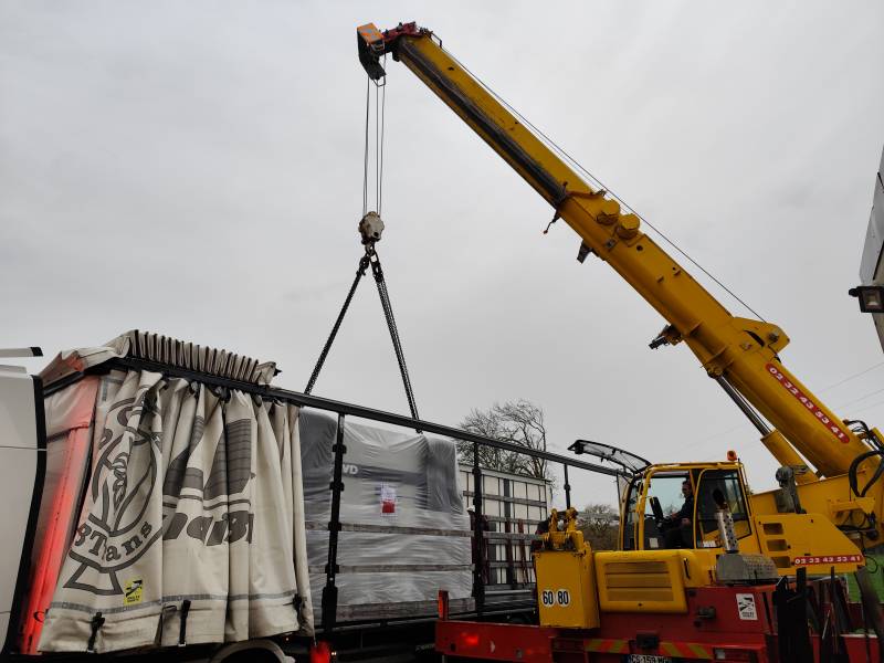 Nouvel outil de production avec l’acquisition d’une nouvelle presse plieuse à Beaumont le Roger dans l 'eure